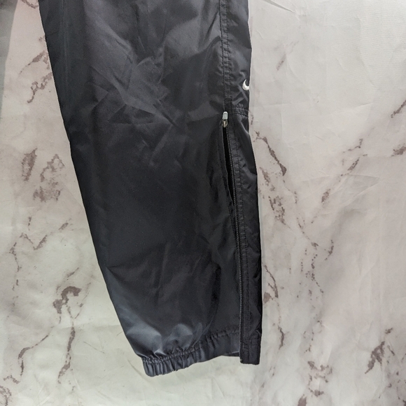 Vintage Nike Pant Women Medium Windbreaker Track Black Lightweight Shell 90s - Picture 10 of 13